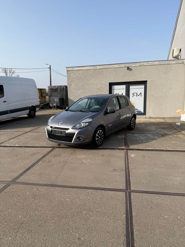 RENAULT CLIO 2011 - EURO 5 essence 1.2, Auto's, Voorwielaandrijving, Euro 5, Stof, Zwart
