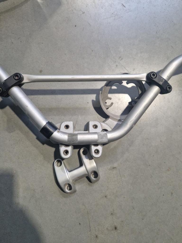 Pièces pour Ducati Scrambler, Enlèvement