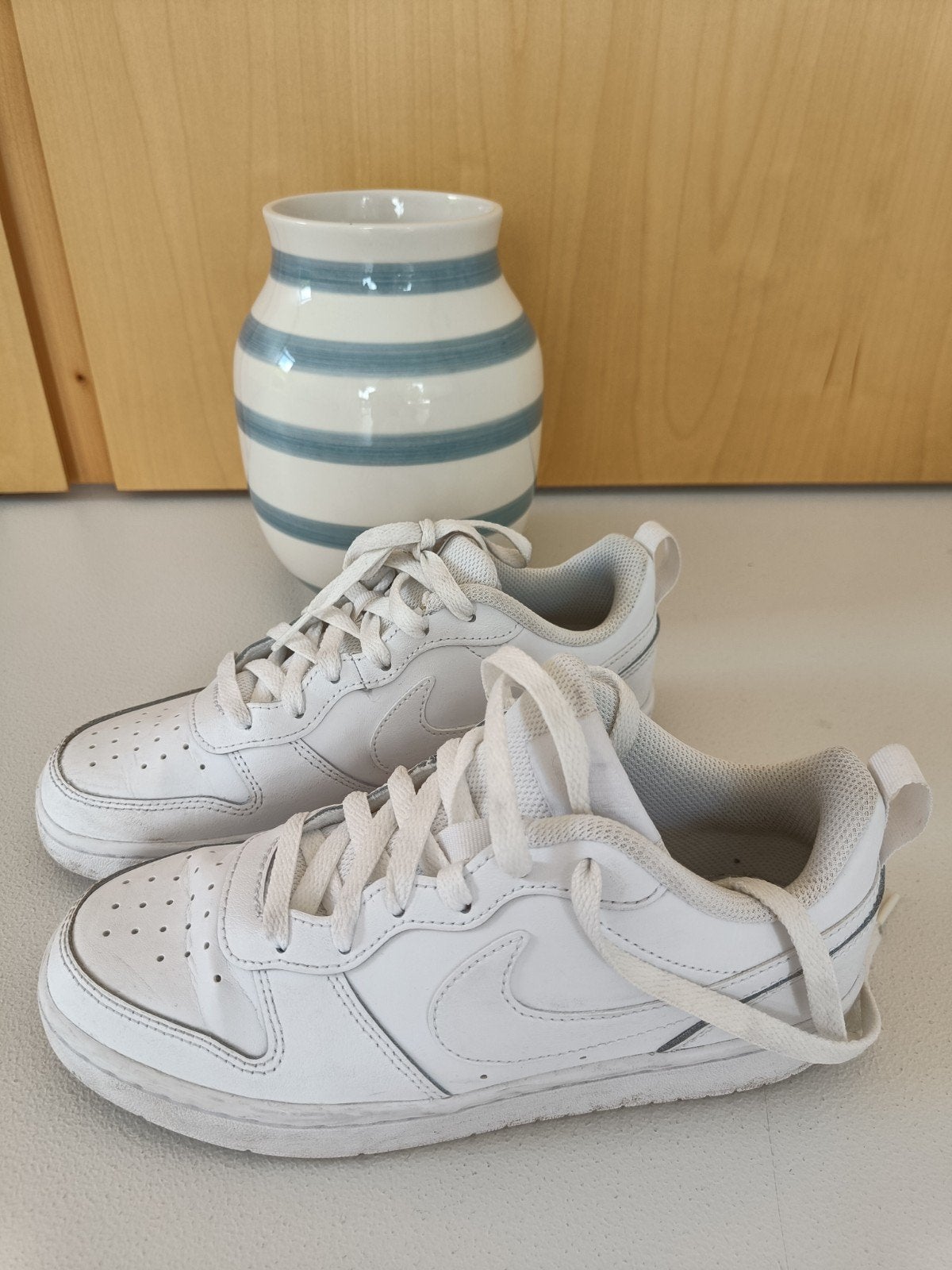 witte leren sneakers nike 37,5 als nieuw, Kinderen en Baby's, Kinderkleding | Schoenen en Sokken, Ophalen, Zo goed als nieuw, NIKE