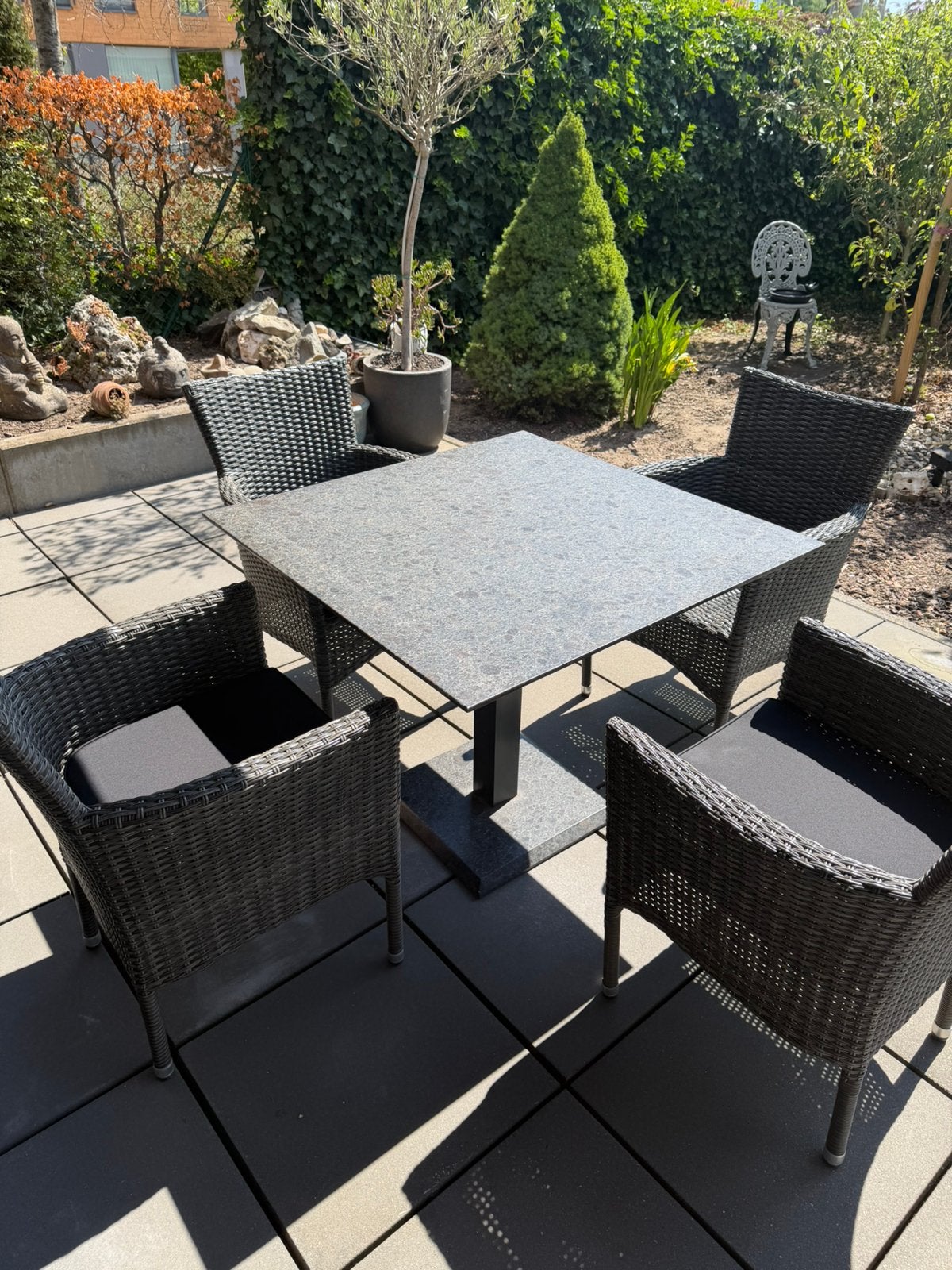 Tafel met vier stoelen, Tuin en Terras, Ophalen, Zo goed als nieuw, Rotan