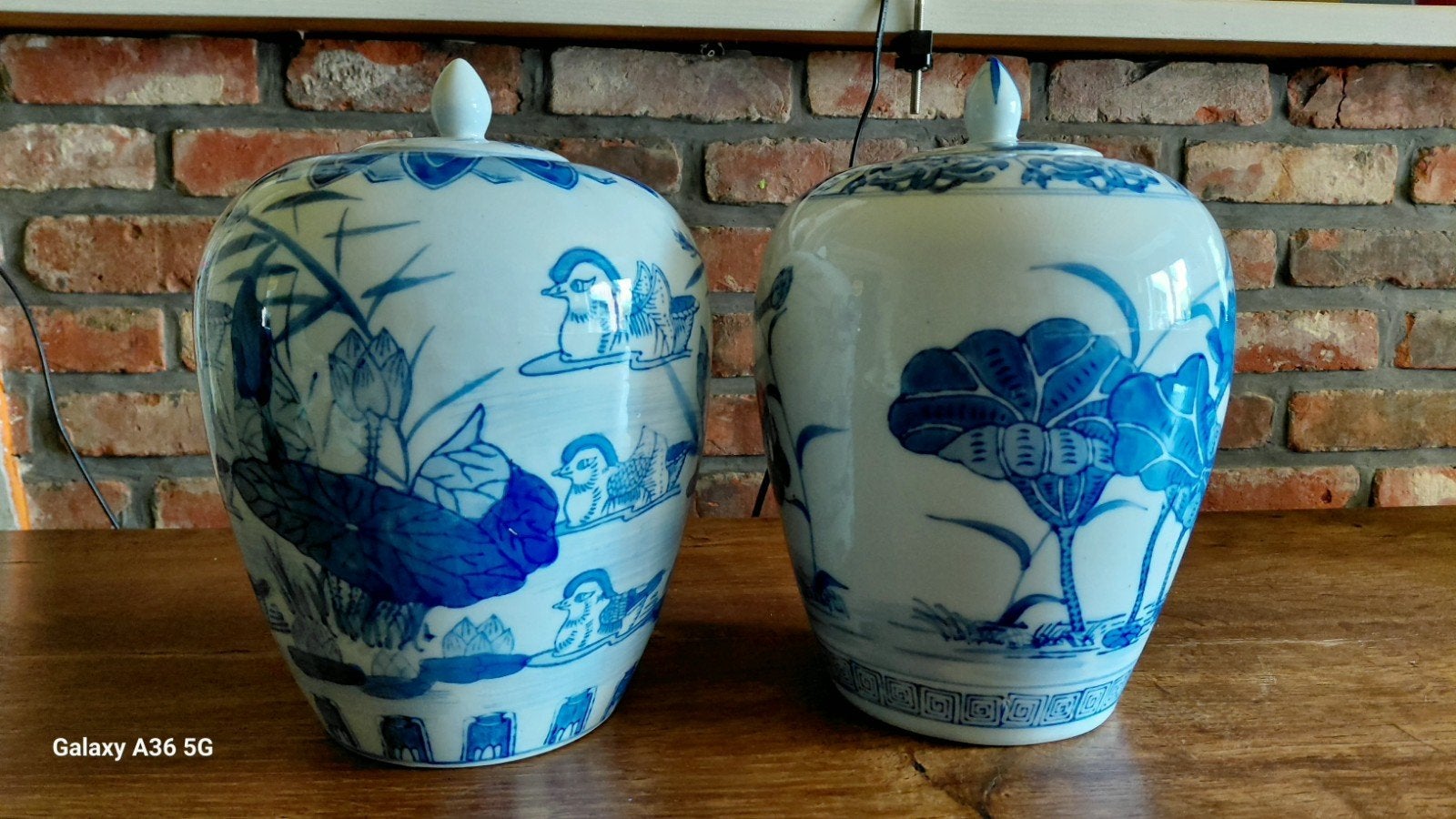 2 Chineese vazen Blauw/wit, keramiek H22cm B14,5cm, Huis en Inrichting, Woonaccessoires | Vazen, Ophalen, Handgemaakt, Blauw, Zo goed als nieuw