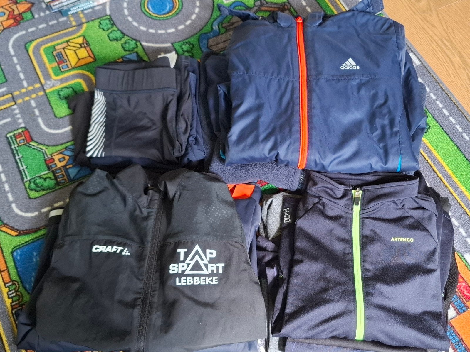 pakket sporkledij maat 146, Enlèvement ou Envoi