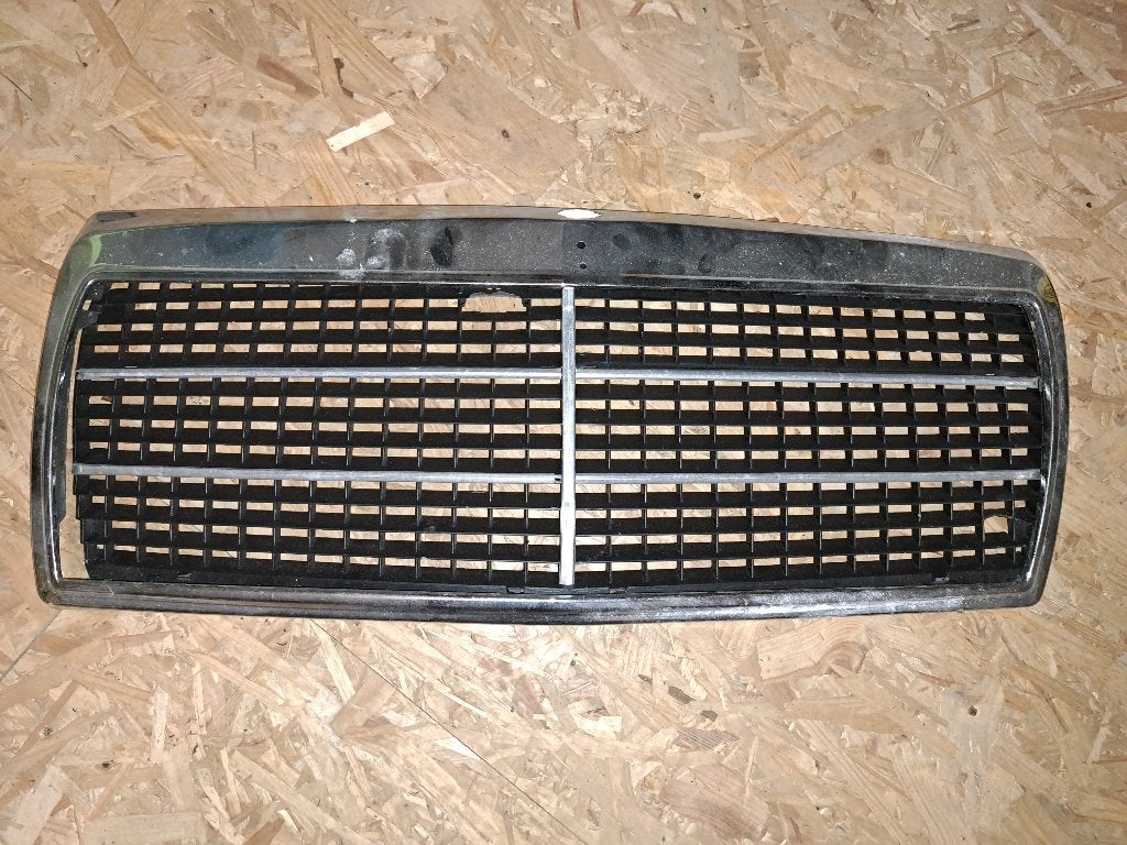 Mercedes 190 radiator Grille, Auto-onderdelen, Ophalen of Verzenden, Voor, Mercedes-Benz