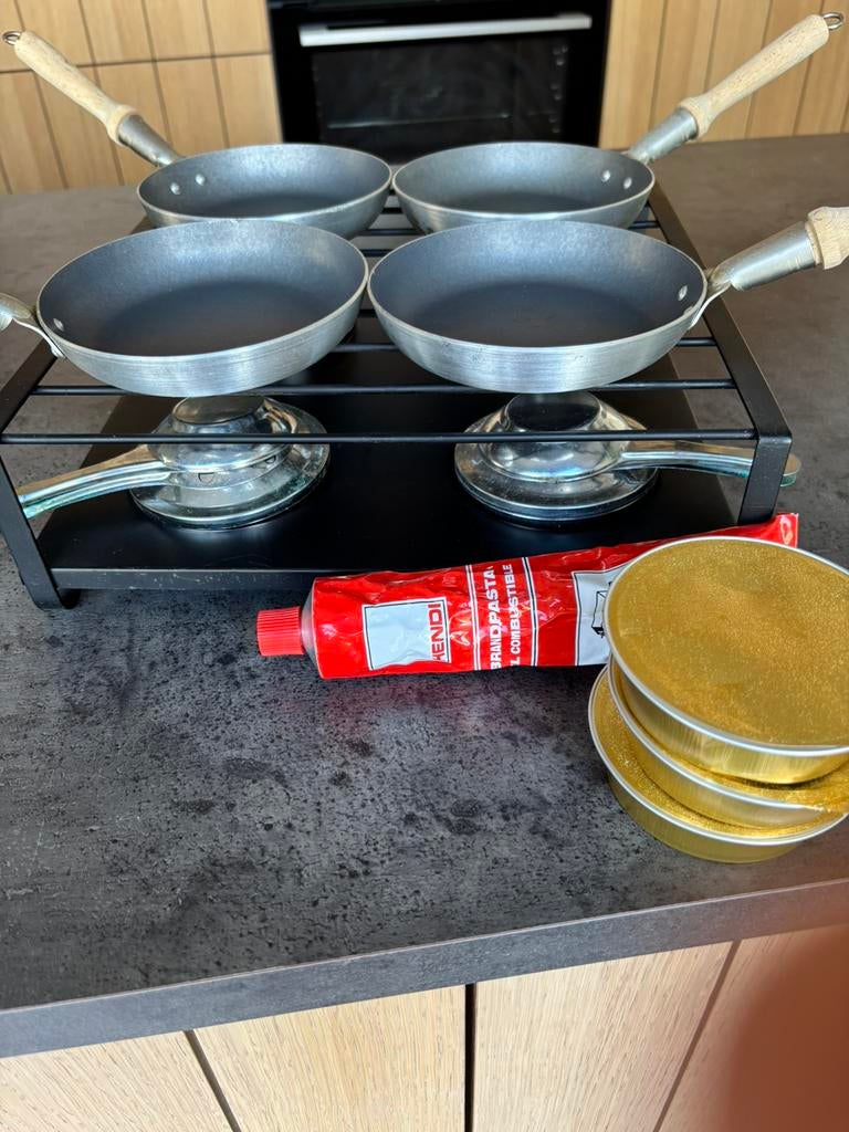 Gourmetstel 4pers., Ophalen, Zo goed als nieuw