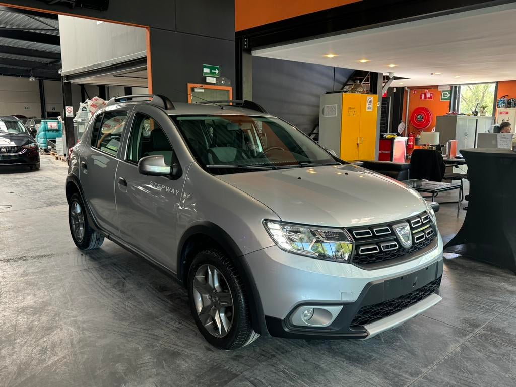 DACIA SANDERO STEPWAY, Auto's, Dacia, Voorwielaandrijving, 898 cc, Stof, Sound system