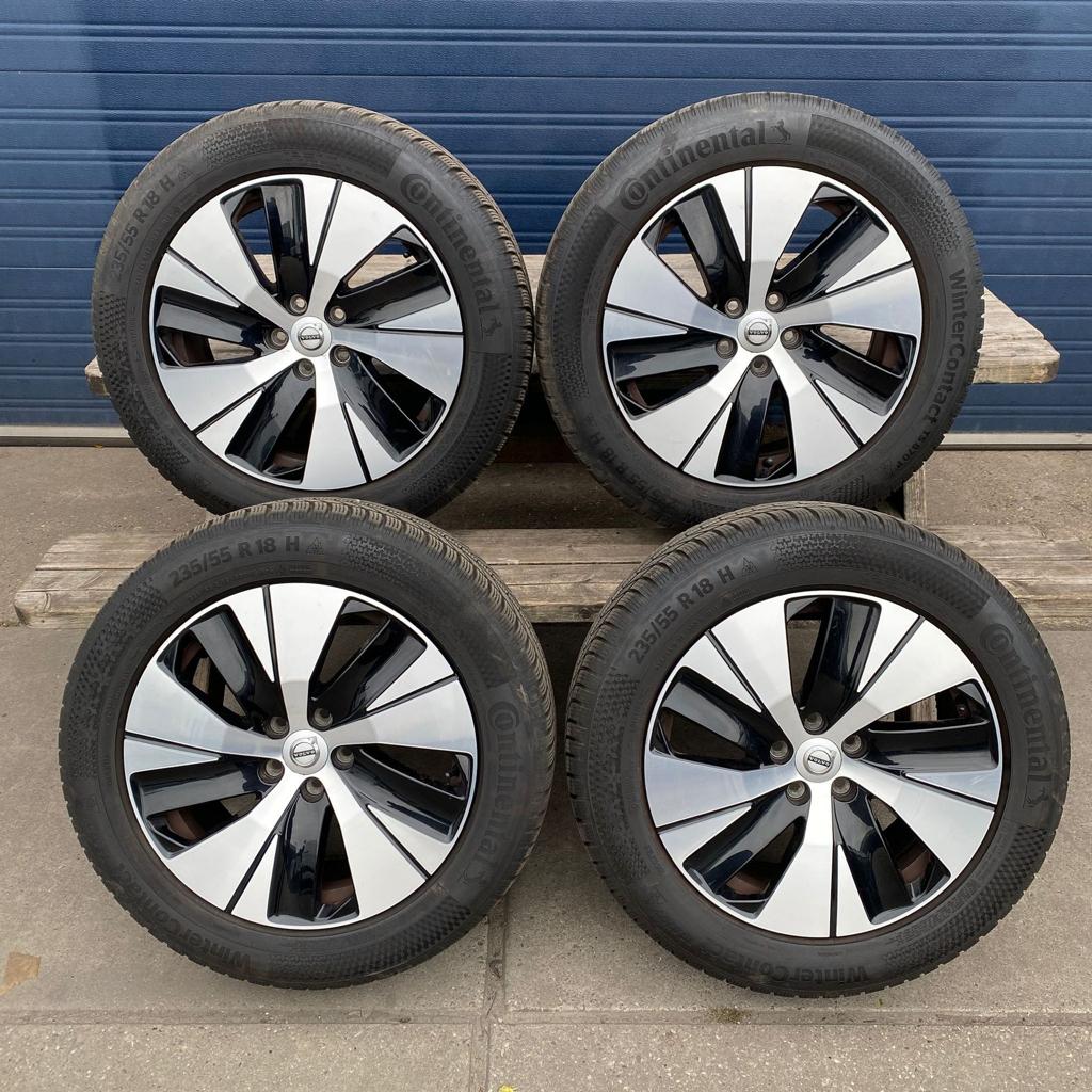 Volvo XC-40 Winterset 235-55-18 5x108 - Set 10.13, Auto-onderdelen, Banden en Velgen, 18 inch, Gebruikt, -, -