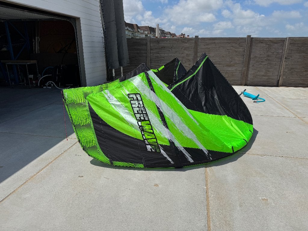 KiteSurf, Watersport en Boten, Kitesurfen, Ophalen, Zo goed als nieuw, 9 m², Kite