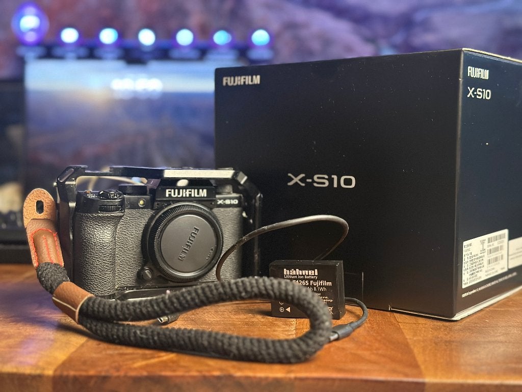 Fuji XS-10 + cage + battery, Sans zoom optique, Utilisé, Appareil photo hybride, 24 mégapixels