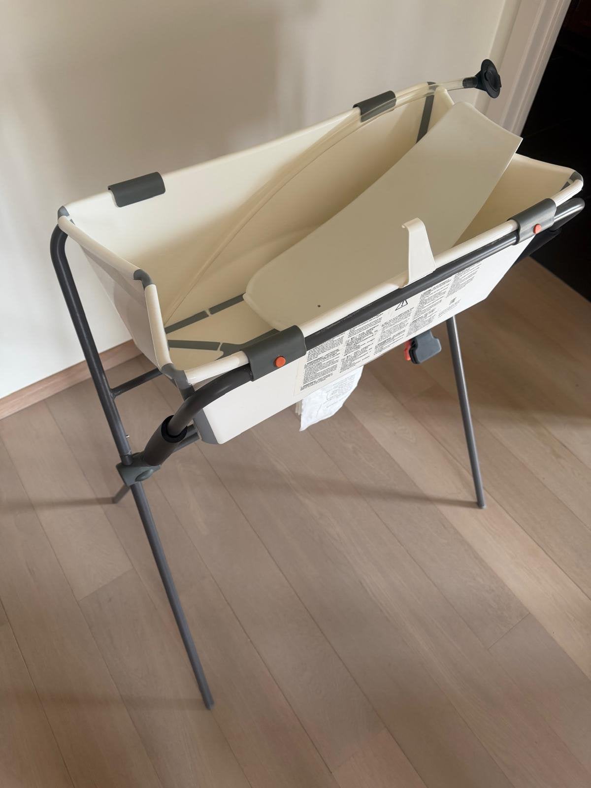 Babybedje Stokke - opplooibaar, Kinderen en Baby's, Badjes en Verzorging, Ophalen, Zo goed als nieuw, Badje