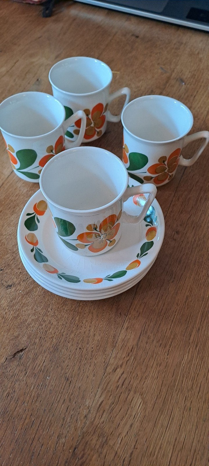 4 tasses et sous-tasses vintage Stavangerflint – Norway

Jol, Enlèvement