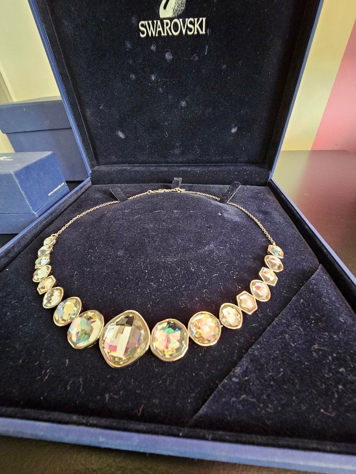Origineel Swarovski, Ophalen