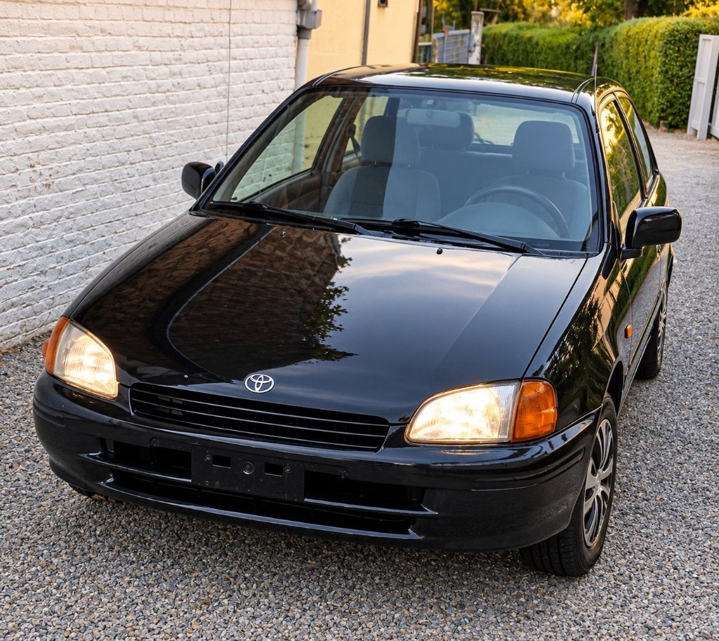 Toyota starlet lage kms blanco gekeurd voor verkoop(2jaar ge, Auto's, Voorwielaandrijving, Stof, 4 cilinders, Starlet