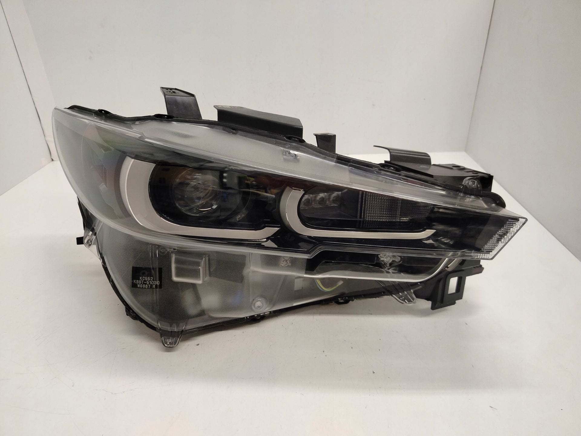 Phare droit Mazda CX5 KSD451030, Autos : Pièces & Accessoires, Shinchi, Fuchu-Cho 3-1
730-8670  Hiroshima, Mazda Motor Corporation