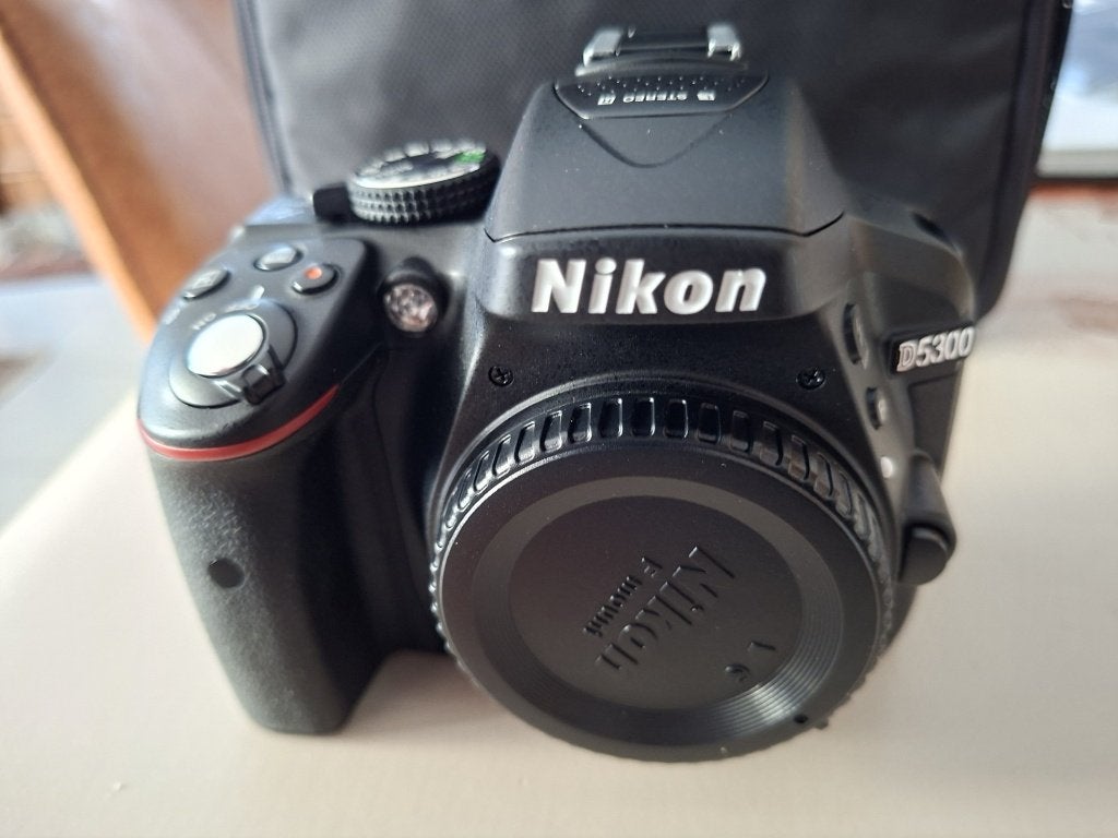 Fotoapparaat Nikon 5300 + accessoires, TV, Hi-fi & Vidéo, Appareils photo numériques, Neuf, Batterie, Enlèvement ou Envoi, Autres types