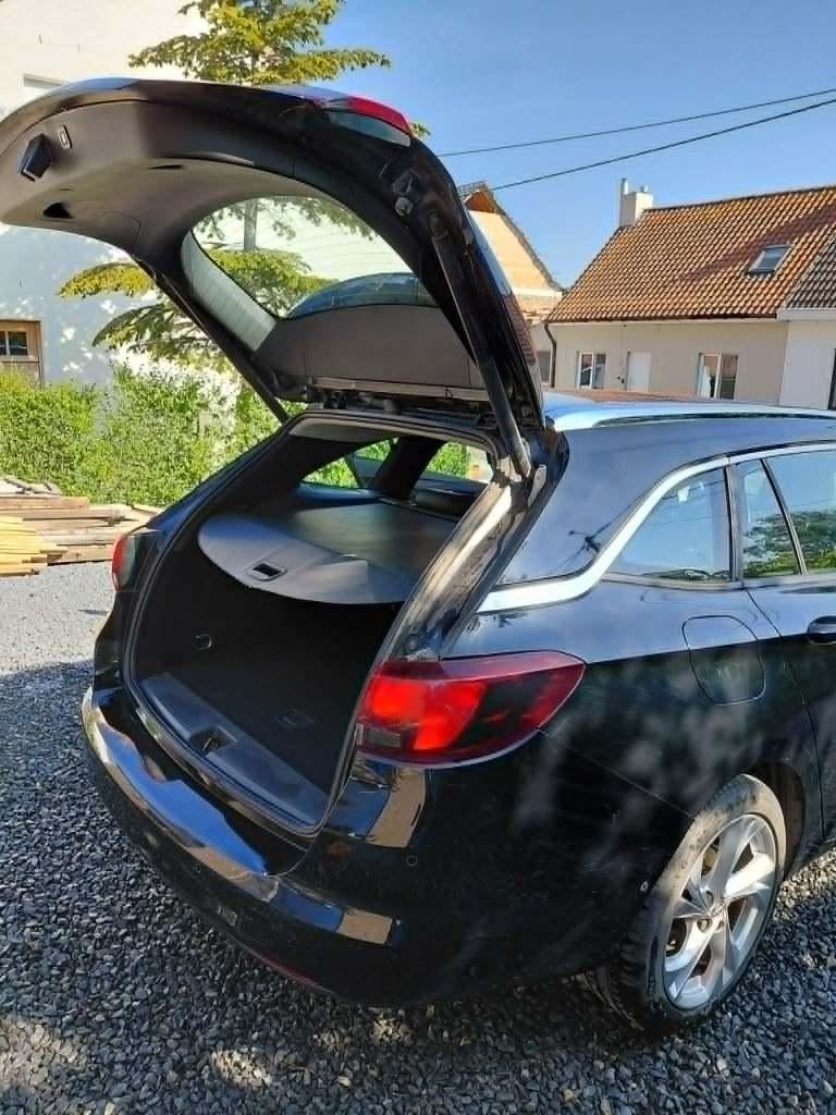 Opel astra sports tourer+, Auto's, Opel, Stof, Euro 6, 1199 cc, Zwart