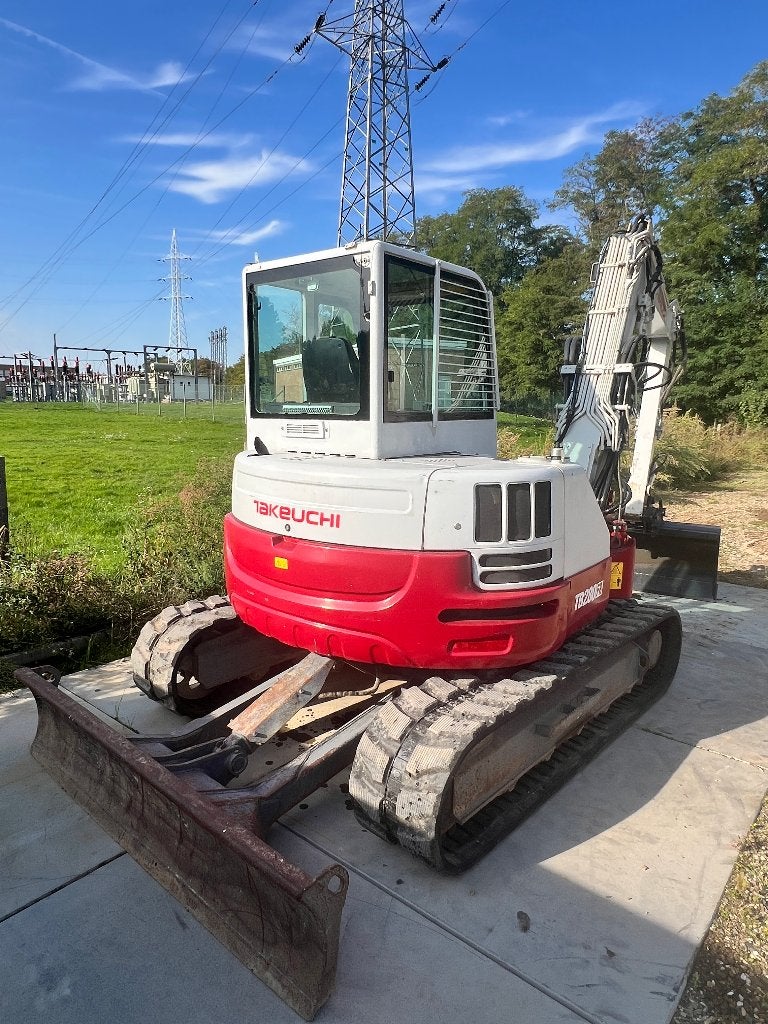 Takeuchi TB280FR, Enlèvement, Excavatrice