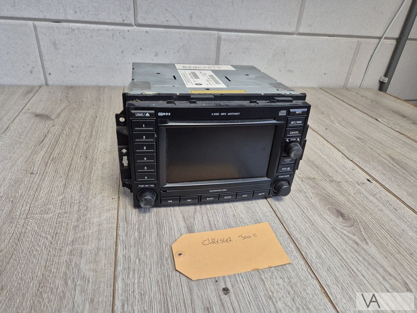 Chrysler 300c 300 c 2004 - 2010 radio navigatie unit €200, Gebruikt, -, Ophalen of Verzenden, -