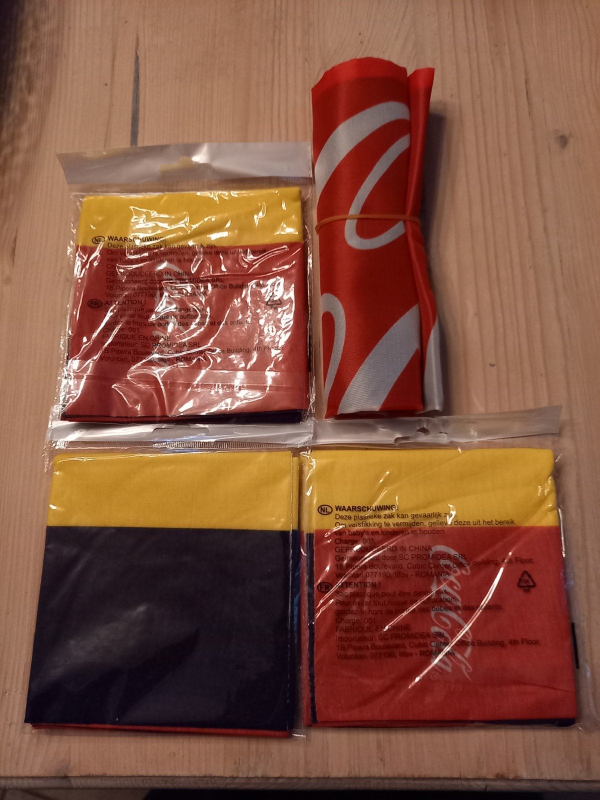 3 Belgische vlag sjaals coca cola en vlag coca cola, Divers, Enlèvement ou Envoi