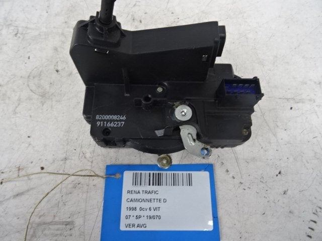 PORTIERSLOT LINKS VOOR Renault Trafic New (FL) (8200008246), Gebruikt, Voor, Renault