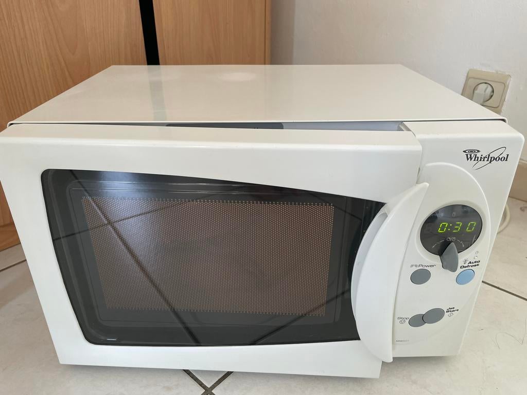 Jacuzzi à micro-ondes, Enlèvement ou Envoi, Comme neuf, Autoportant, Micro-ondes