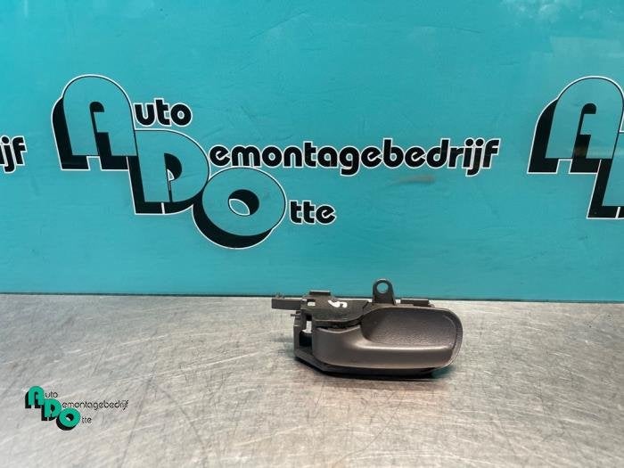 Portiergreep 4Deurs links-achter van een Toyota Aygo (Aygo 0, Gebruikt, -, -, Ophalen of Verzenden