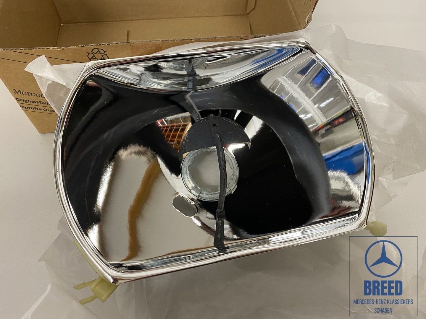 NOS reflector rechts Bosch voor Mercedes-Benz W123 breedband, -, Nieuw, Ophalen of Verzenden, -