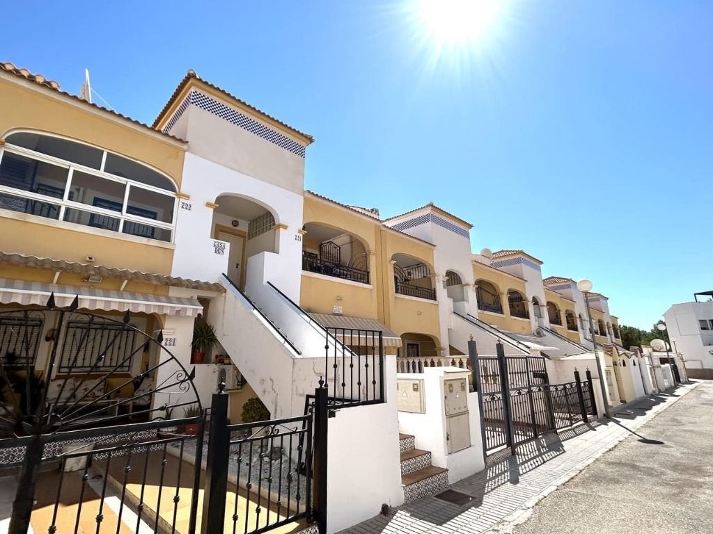 Appartement à l'étage avec terrasse sur le toit à Los Altos, Immo, Étranger, 62 m², 2 pièces, Appartement, Los Altos - Orihuela Costa