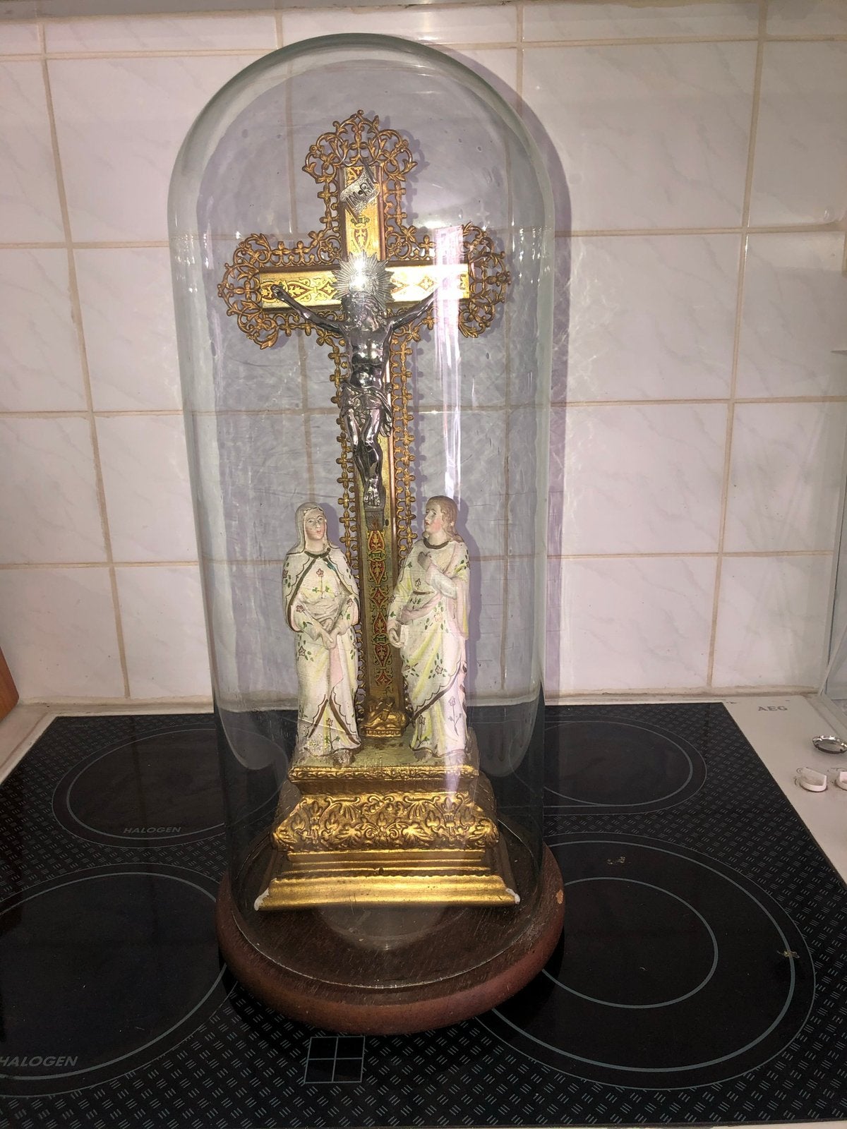 Beeld onder stolp, Ophalen, Zo goed als nieuw
