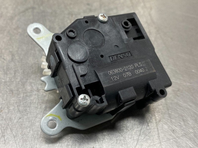 ACTIONNEUR MOTEUR VOLET CHAUFFAGE RAV4 (A4) (|0638002120|), Utilisé, Toyota