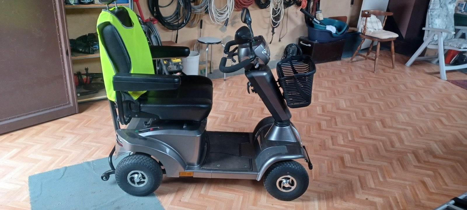 Scootmobiel, Ophalen, Zo goed als nieuw, Sterling, 11 t/m 15 km/u