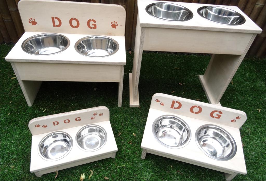 nieuwe houten eet-drinkbak voor honden of katten vanaf 25 €, Ophalen