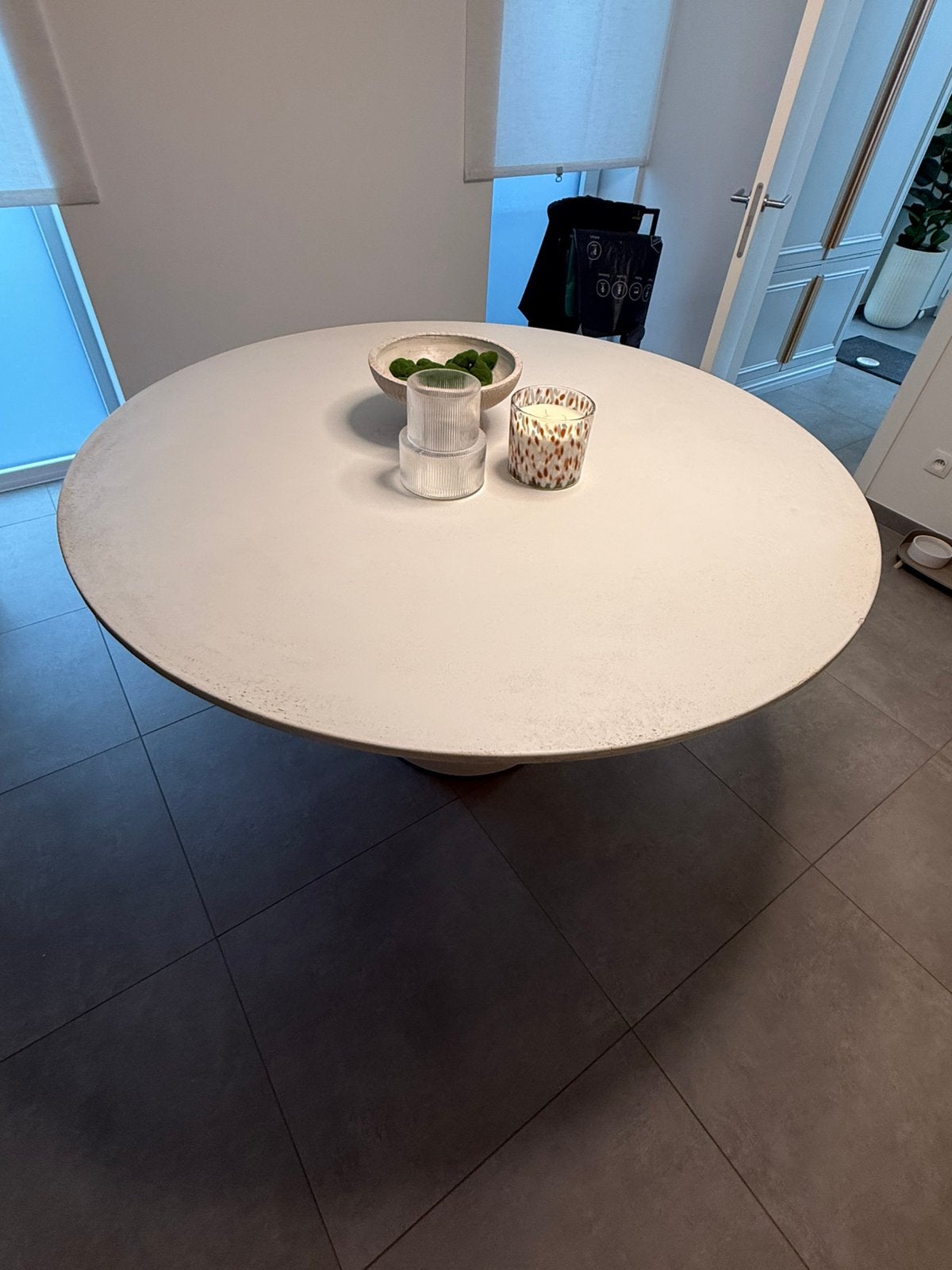 Ronde eettafel, Ophalen, Zo goed als nieuw