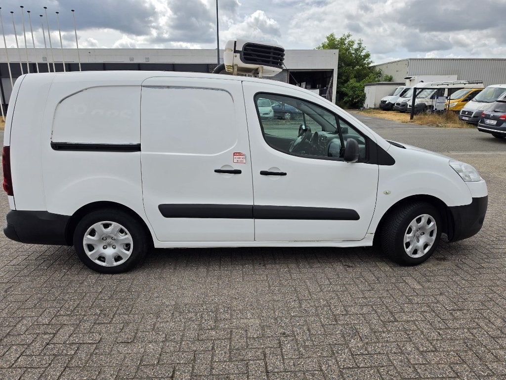 PEUGEOT PARTNER MAXI, FRIGGO, Auto's, Bestelwagens en Lichte vracht, Stof, 4 cilinders, Wit, Bedrijf