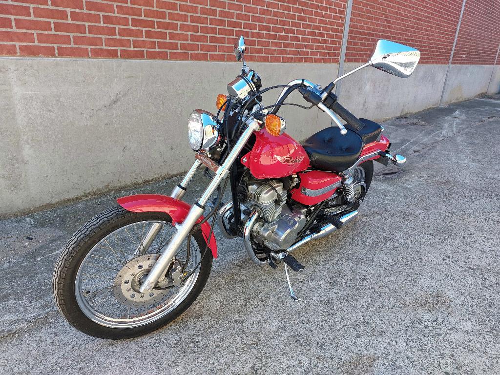 Honda Rebel 125cc, Chopper, 2 cylindres, Particulier, 125 cm³