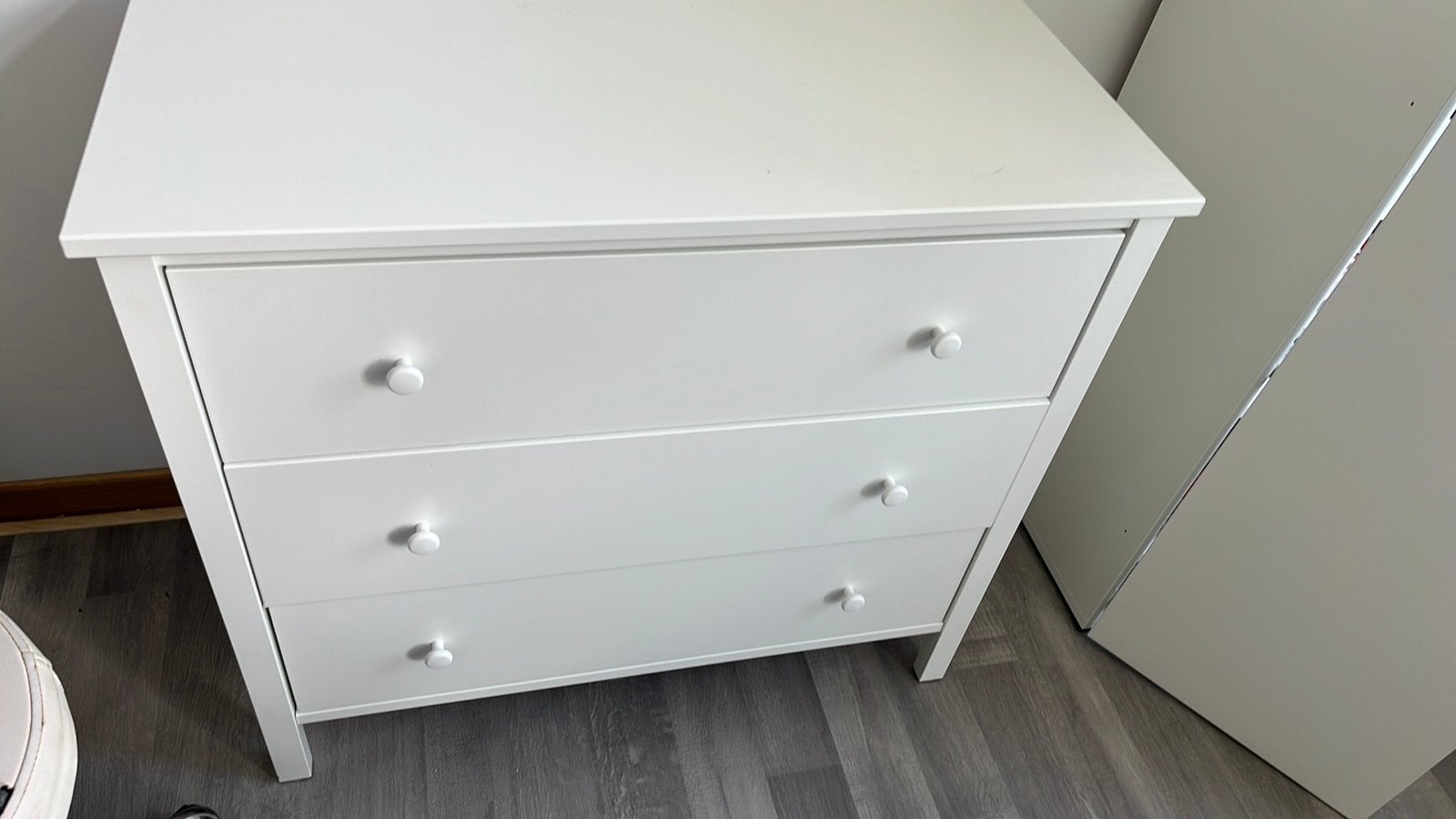 Commode à vendre parfait état avec sécurité enfant, Enlèvement, Comme neuf