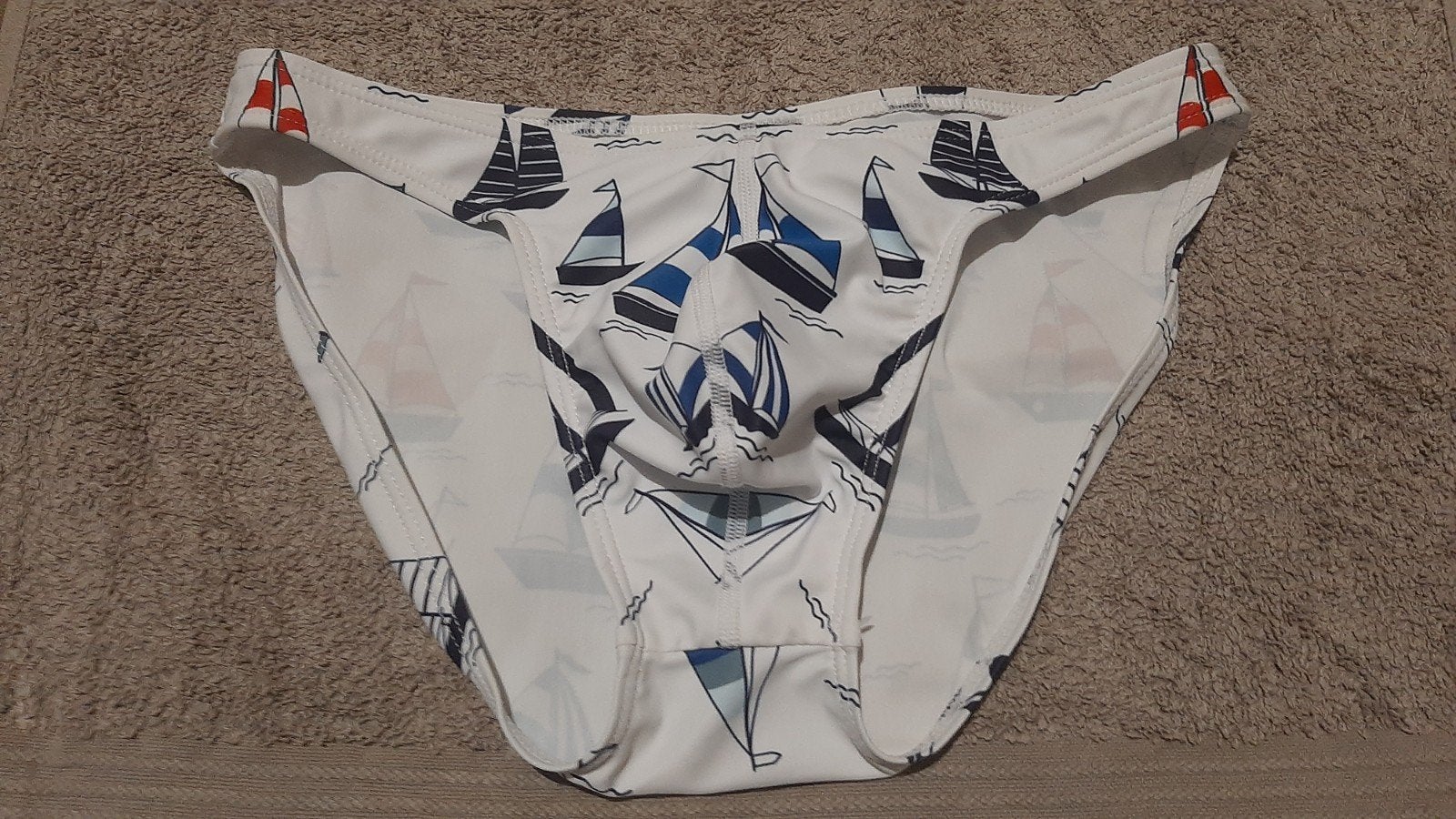 Mini slip, Vêtements | Hommes, Sous-vêtements, Enlèvement, Slip