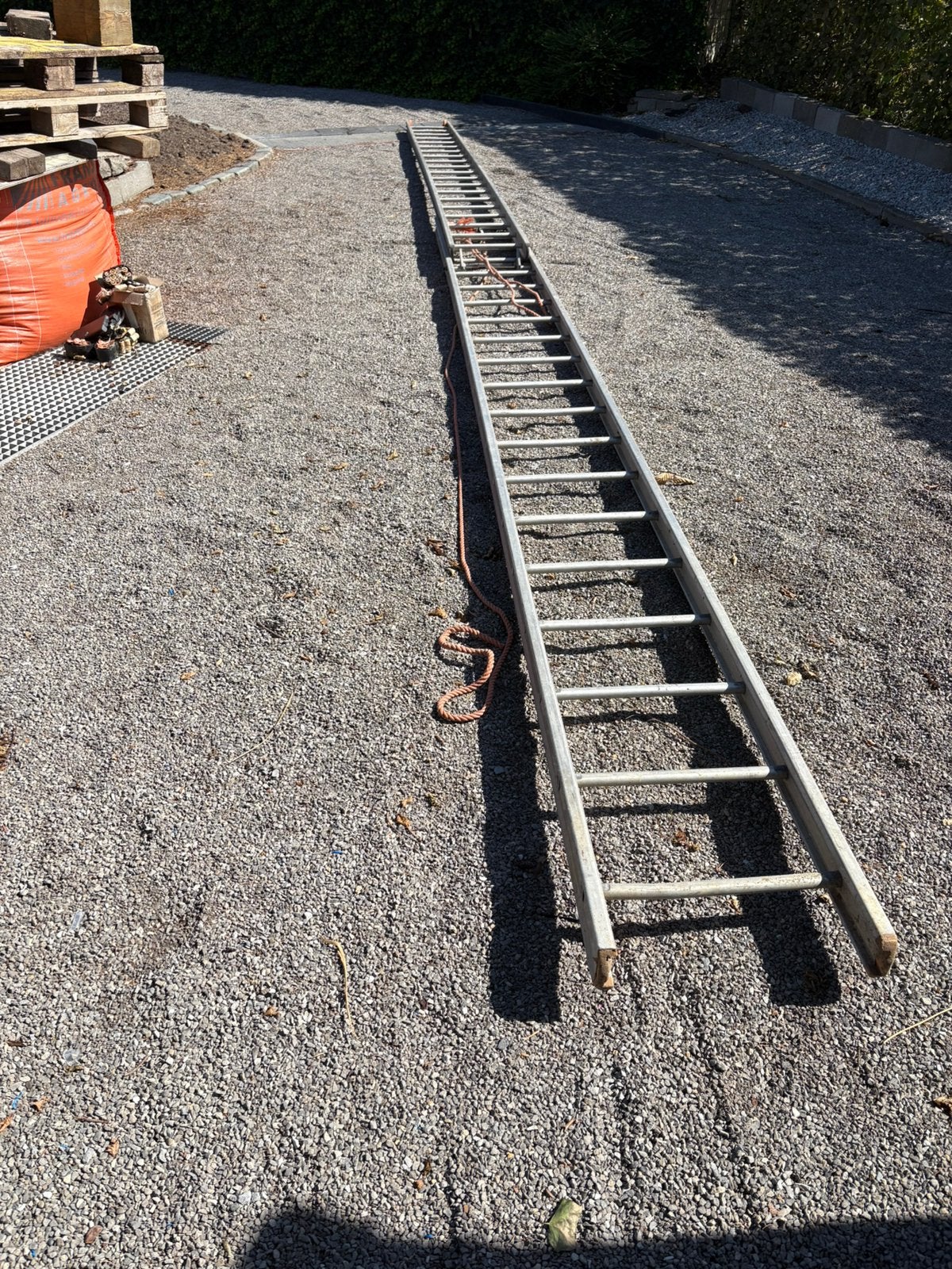 Ladder 9,5 totaal uitgeschoven, Doe-het-zelf en Bouw, Ophalen, Zo goed als nieuw, Ladder
