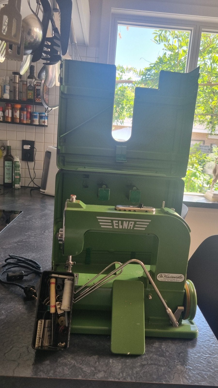 Elna naaimachine, Ophalen