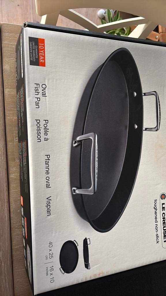 Nieuwe Ovale vispan Le creuset, Huis en Inrichting, Ophalen, Nieuw