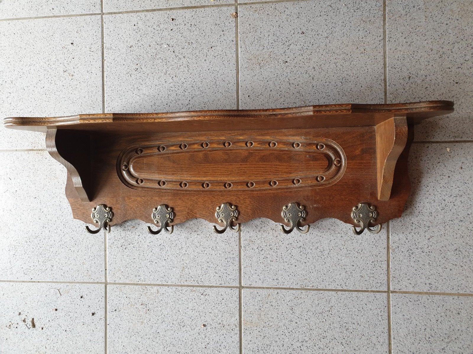 Porte-manteaux vintage, Enlèvement