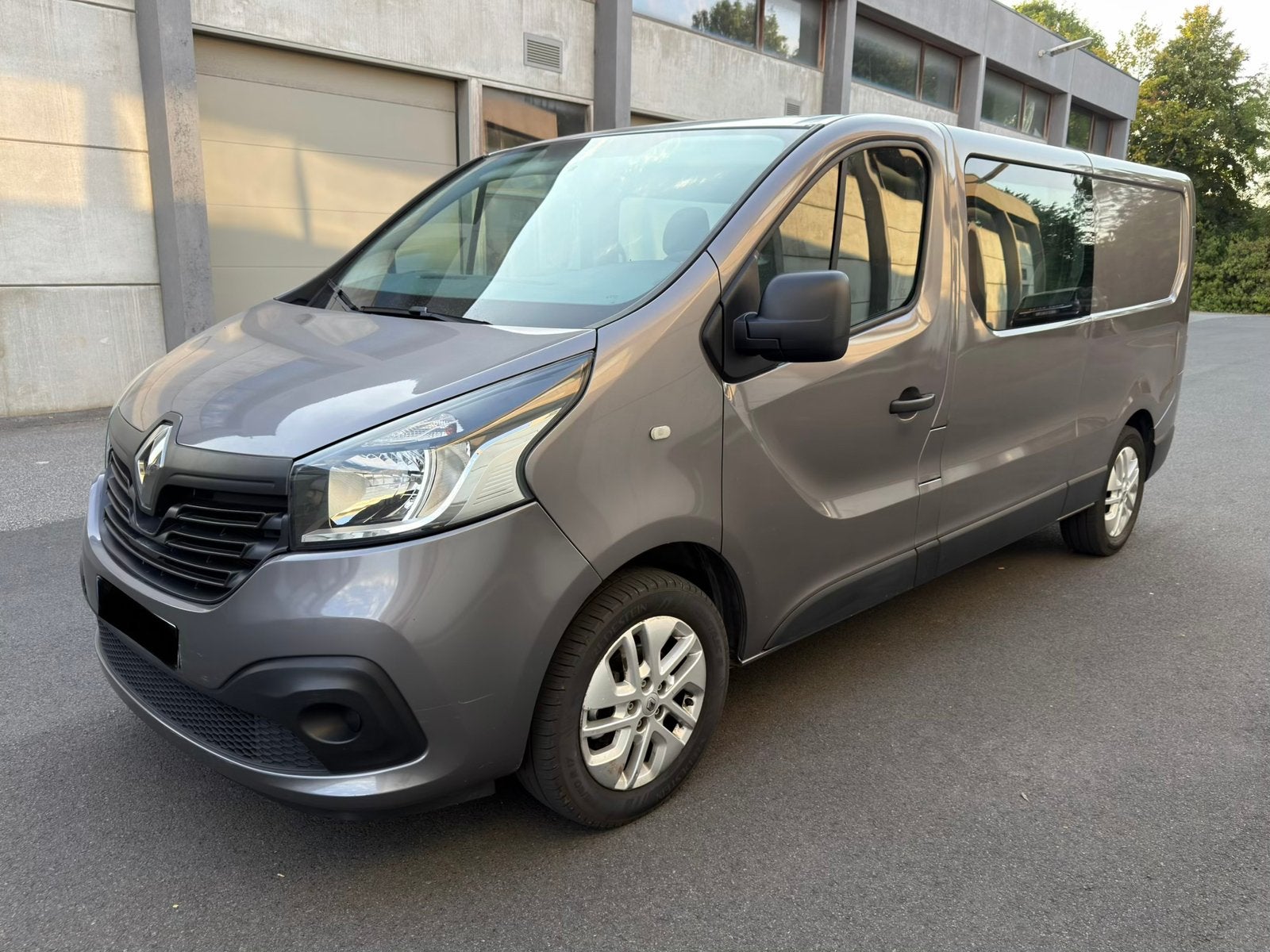 Renault Trafic dubbele cabine L2, Auto's, Euro 5, Zwart, 5 deurs, Particulier