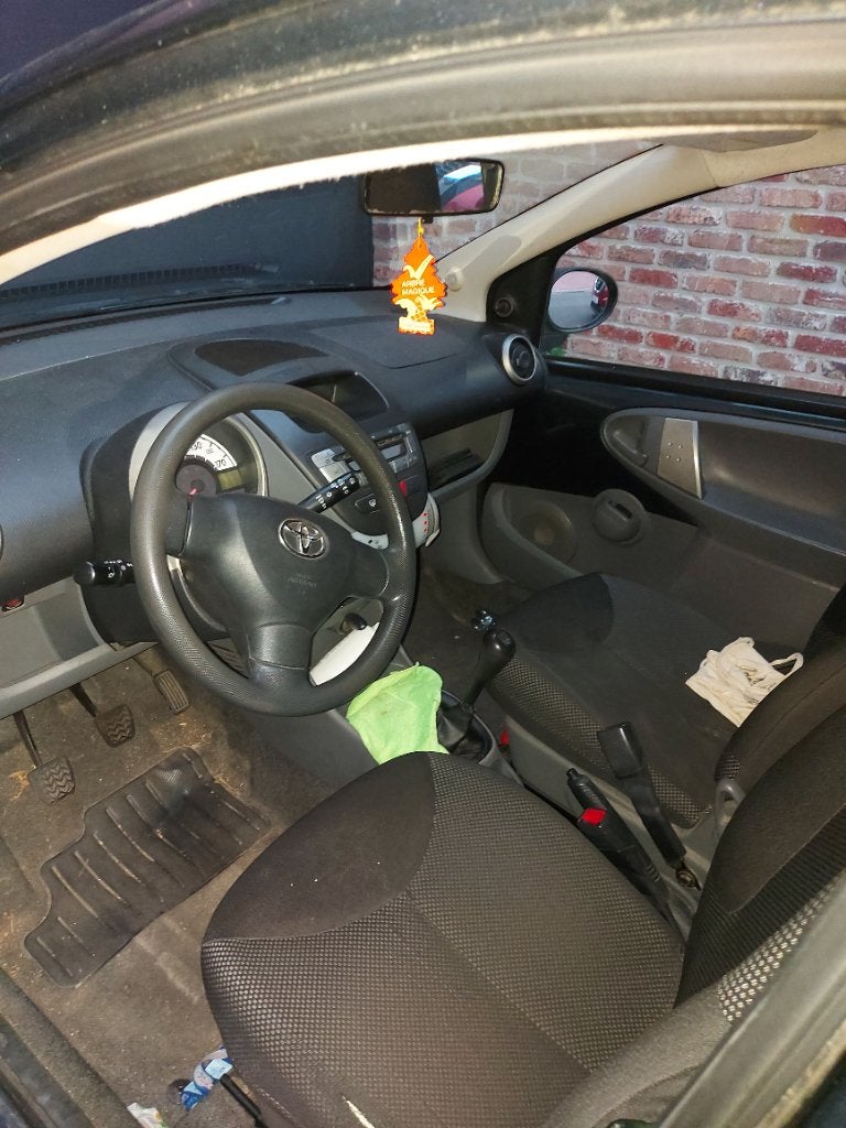 Voiture, Achat, Boîte manuelle, Entretenue par le concessionnaire, 5 portes