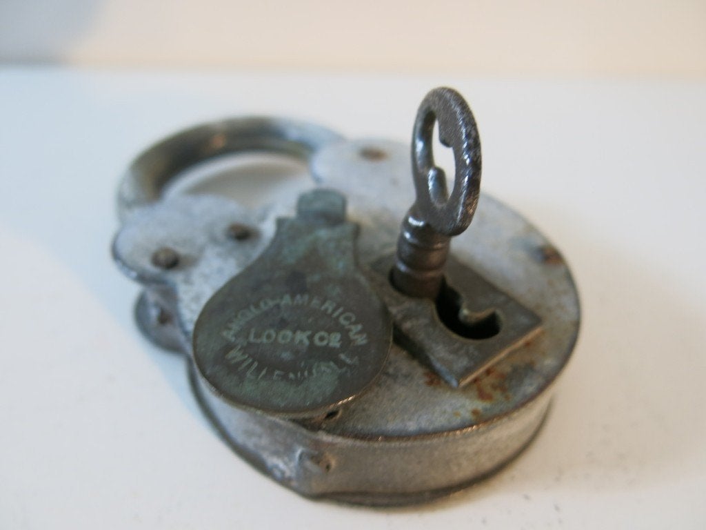 Cadenas anglo-américain avec clé Willenhall (vers 1900), Enlèvement ou Envoi