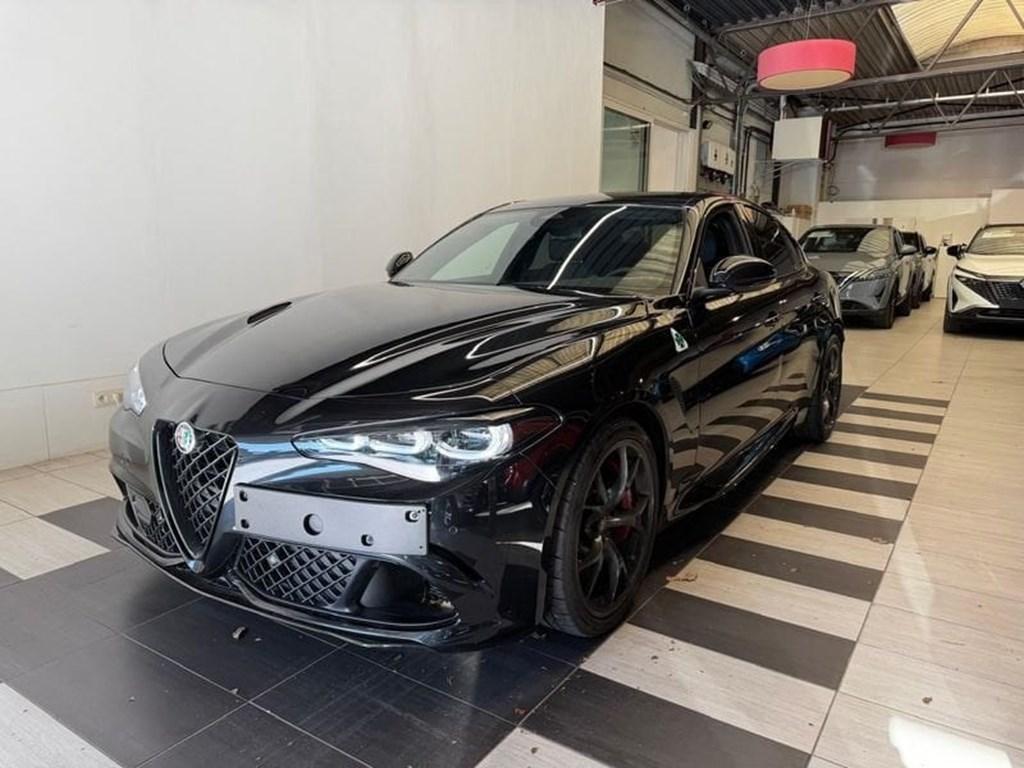 Alfa Romeo Giulia V6 Bi-Turbo Quadrifoglio AT8, Auto's, Automaat, 520 pk, Zwart, Giulia