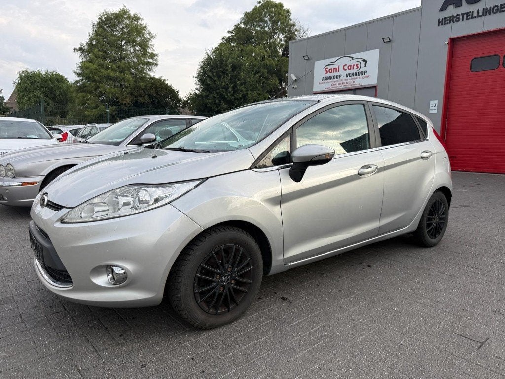 Ford Fiesta 1.2 essence année 2011 137000 km bon état, Achat, Entreprise, Boîte manuelle, Noir