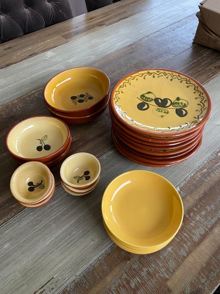 Spaanse servies set, Huis en Inrichting, Ophalen, Gebruikt, Overige stijlen, Aardewerk