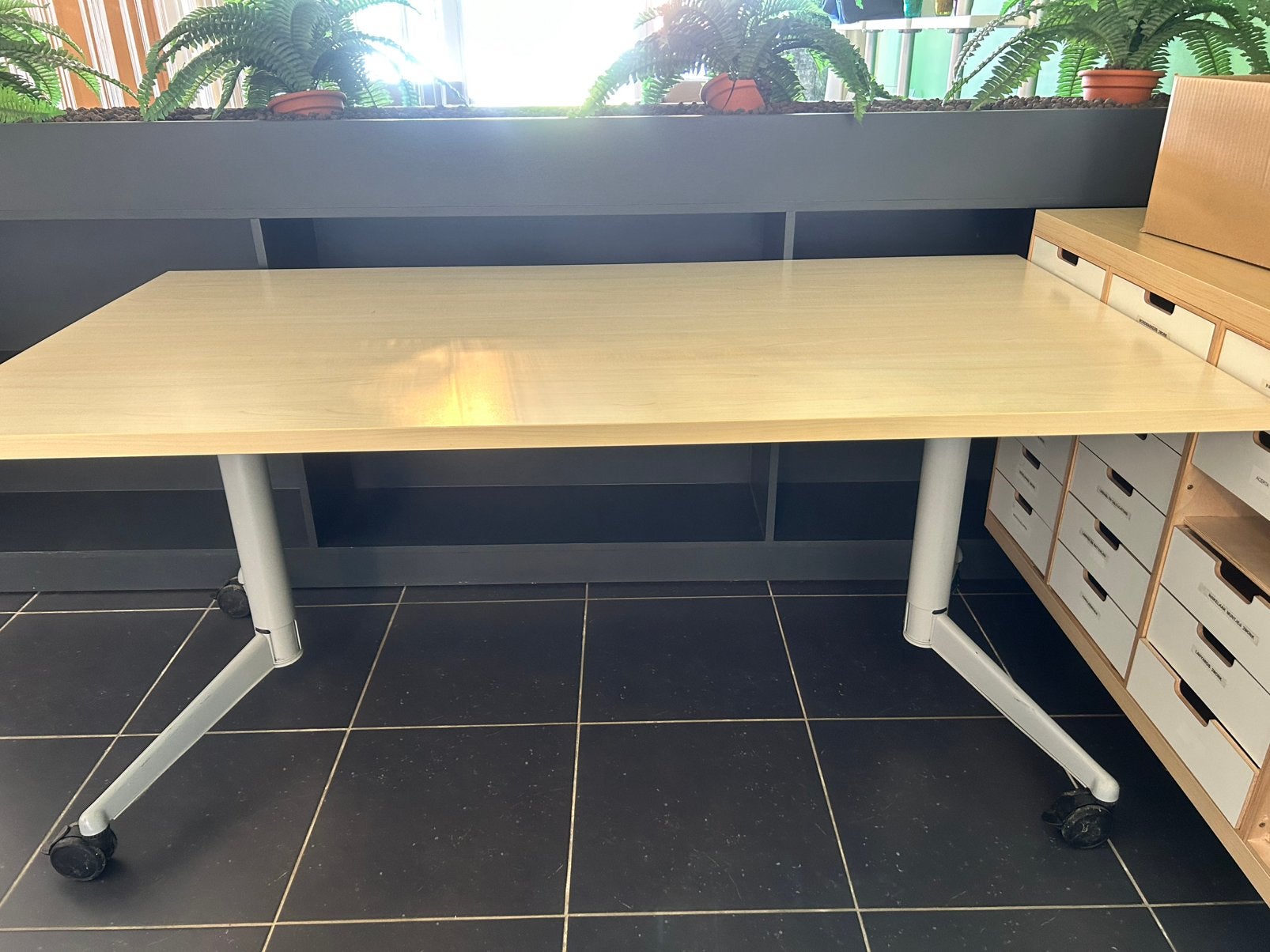 Ruime bureau / werktafel op wielen – 160  90 cm, Enlèvement, Comme neuf, Blanc