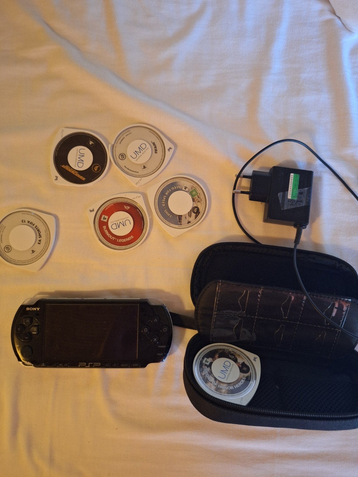 PSP + games, Games en Spelcomputers, Spelcomputers | Sony PSP, Ophalen