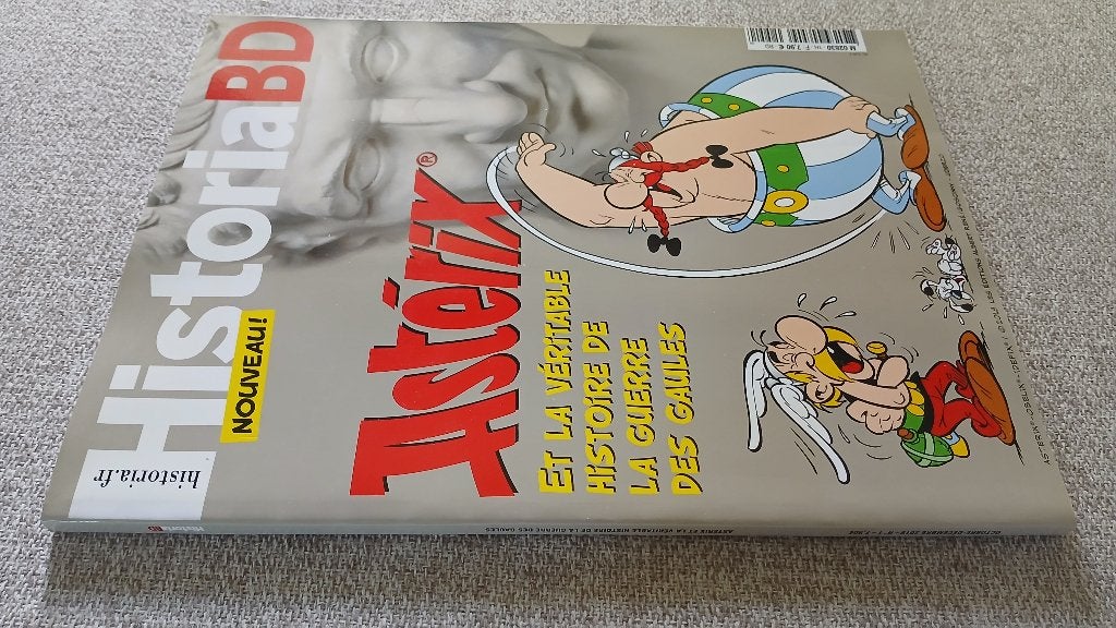 BD Revue Astérix véritable histoire de la guerre des Gaules, Boeken, Eén stripboek, Ophalen of Verzenden, Nieuw