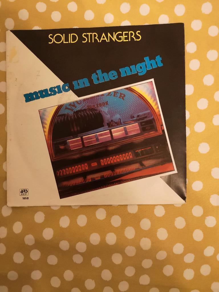 singel solid strangers music in the nicht(bpost gratis), Ophalen of Verzenden, Gebruikt